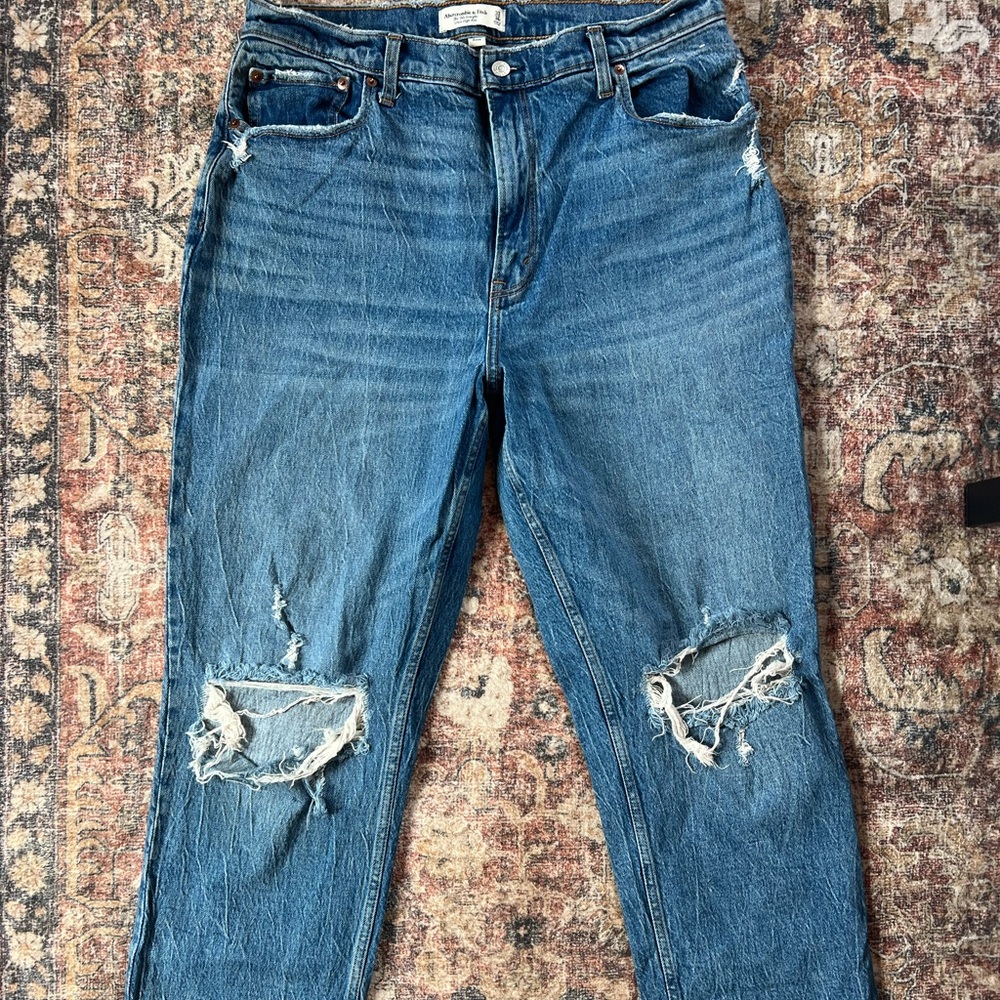 Abercrombie & Fitch
The 90s Straight Ultra High Rise Curve Love Jeans
